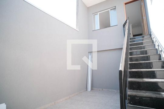 Garagem de casa à venda com 2 quartos, 72m² em Vila Nhocuné, São Paulo