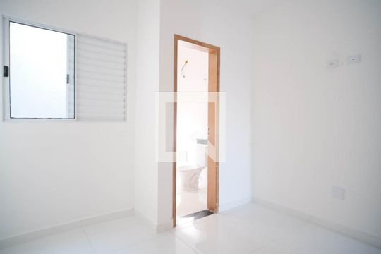 Suíte 1 de casa à venda com 2 quartos, 72m² em Vila Nhocuné, São Paulo