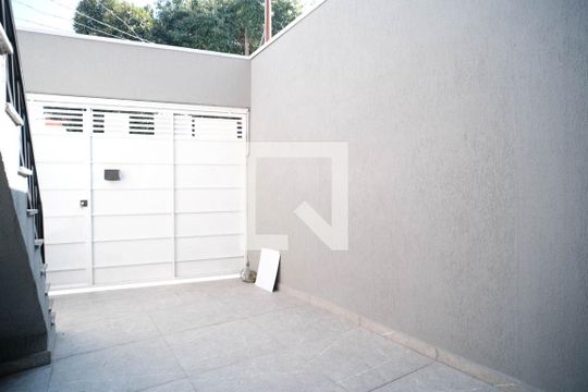 Garagem de casa à venda com 2 quartos, 72m² em Vila Nhocuné, São Paulo