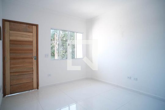 Sala de casa à venda com 2 quartos, 72m² em Vila Nhocuné, São Paulo