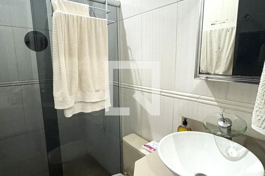 Banheiro da Suíte de casa à venda com 3 quartos, 330m² em Vila M Genoveva, Jundiaí