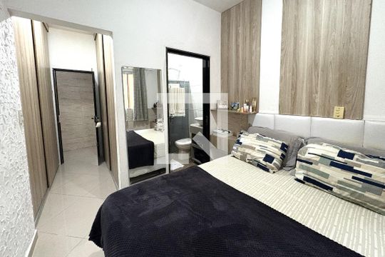 Suíte de casa à venda com 3 quartos, 330m² em Vila M Genoveva, Jundiaí