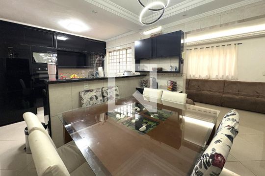 Copa de casa à venda com 3 quartos, 330m² em Vila M Genoveva, Jundiaí
