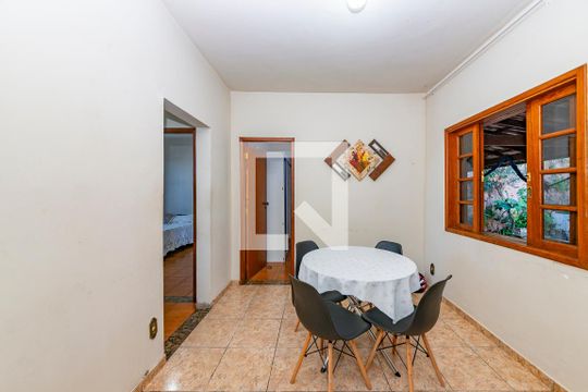 Sala 1 de casa à venda com 3 quartos, 374m² em Havaí, Belo Horizonte