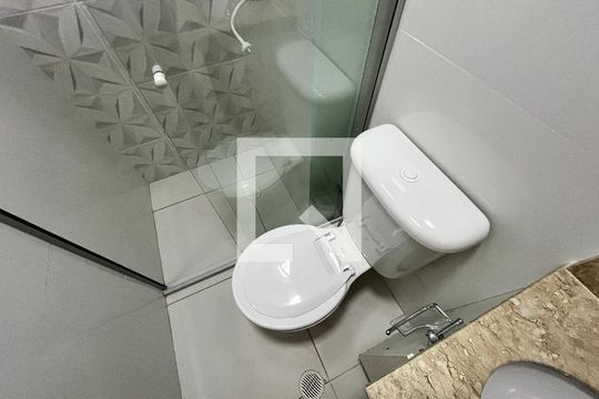 Banheiro de casa de condomínio para alugar com 1 quarto, 29m² em Vila Guilherme, São Paulo