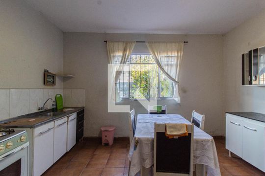 Casa à venda com 2 quartos, 100m² em Vila Nhocuné, São Paulo