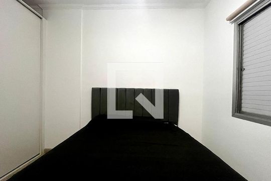 Quarto de apartamento para alugar com 1 quarto, 42m² em Cambuí, Campinas