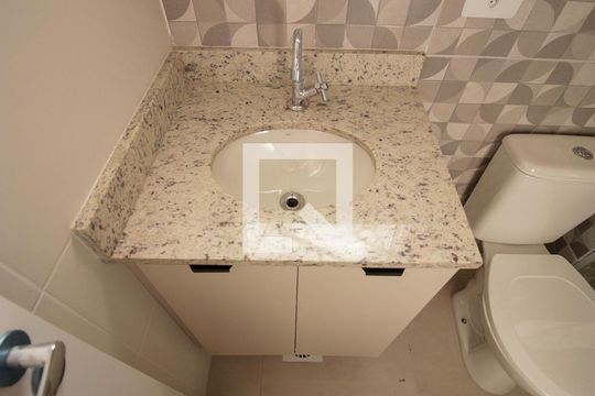 Banheiro de apartamento à venda com 2 quartos, 41m² em Vila Zelina, São Paulo