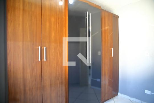 Quarto1  de apartamento para alugar com 2 quartos, 54m² em Bairro dos Casa, São Bernardo do Campo