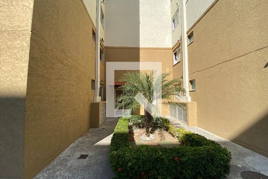 Hall de entrada de apartamento à venda com 2 quartos, 60m² em Taquara, Rio de Janeiro