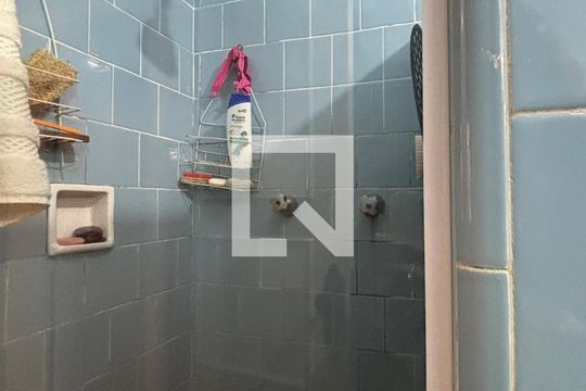 Banheiro social 1 de apartamento à venda com 3 quartos, 130m² em Copacabana, Rio de Janeiro