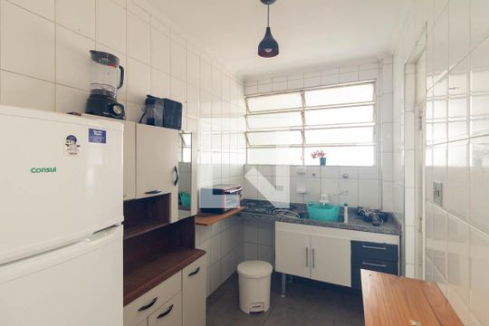 Cozinha de apartamento para alugar com 1 quarto, 87m² em Consolação, São Paulo