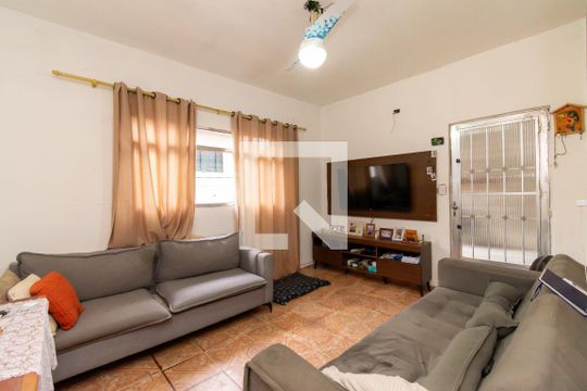Casa à venda com 5 quartos, 160m² em Vila Santa Clara, São Paulo