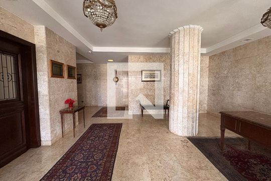Hall de entrada de apartamento à venda com 4 quartos, 250m² em Morro dos Ingleses, São Paulo