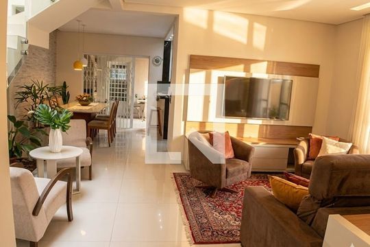 Casa à venda com 3 quartos, 190m² em Parque Imperial, São Paulo