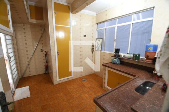 Cozinha de apartamento à venda com 2 quartos, 94m² em Centro, Campinas