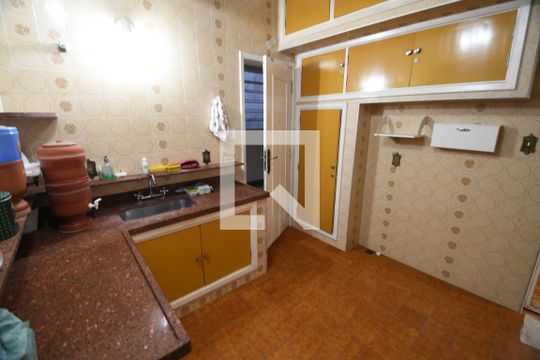 Cozinha de apartamento à venda com 2 quartos, 94m² em Centro, Campinas