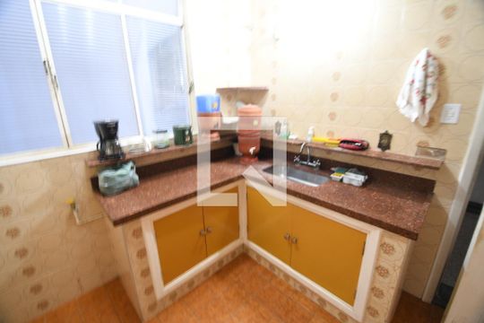 Cozinha de apartamento à venda com 2 quartos, 94m² em Centro, Campinas
