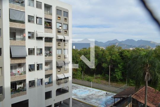 Vista do Quarto 2 de apartamento para alugar com 2 quartos, 63m² em Taquara, Rio de Janeiro