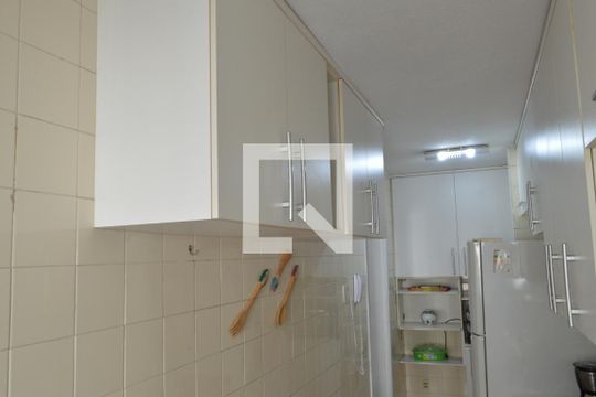 Cozinha de apartamento para alugar com 2 quartos, 63m² em Taquara, Rio de Janeiro