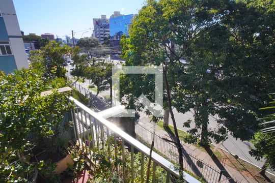 Sala - Varanda de apartamento para alugar com 4 quartos, 130m² em Auxiliadora, Porto Alegre