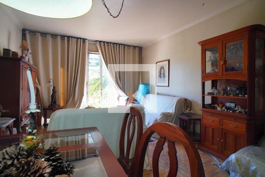 Sala de apartamento para alugar com 4 quartos, 130m² em Auxiliadora, Porto Alegre
