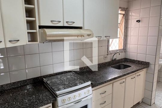 Cozinha de apartamento à venda com 3 quartos, 71m² em Vila Paraiso, Campinas