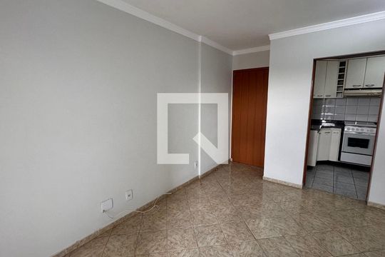 Sala de apartamento à venda com 3 quartos, 71m² em Vila Paraiso, Campinas