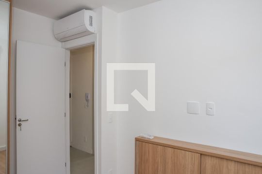 Quarto 1 de apartamento para alugar com 2 quartos, 40m² em Perdizes, São Paulo