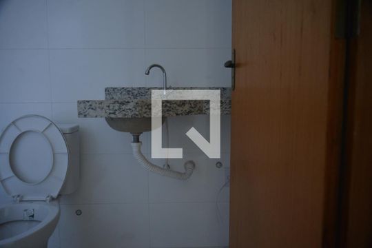 Banheiro Social de apartamento à venda com 2 quartos, 93m² em Parque das Nações, Santo André
