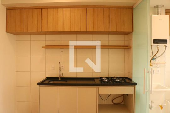 Cozinha de apartamento para alugar com 1 quarto, 37m² em Barra Funda, São Paulo
