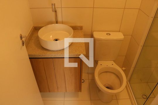 Banheiro de apartamento para alugar com 1 quarto, 37m² em Barra Funda, São Paulo
