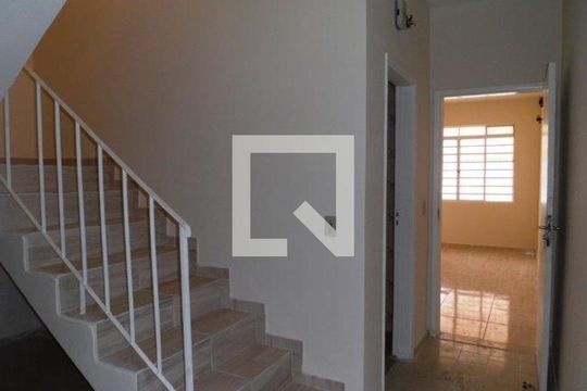 Casa à venda com 6 quartos, 300m² em Parque das Nações, Santo André