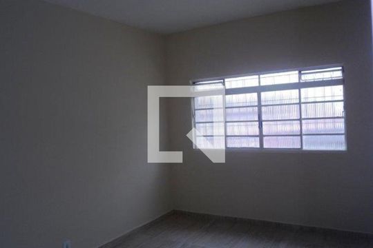 Casa à venda com 6 quartos, 300m² em Parque das Nações, Santo André