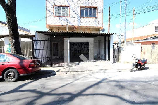 Casa para alugar com 1 quarto, 330m² em Vila Alto de Santo Andre, Santo André