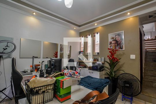 Sala de casa à venda com 3 quartos, 150m² em Vila Curuçá, Santo André