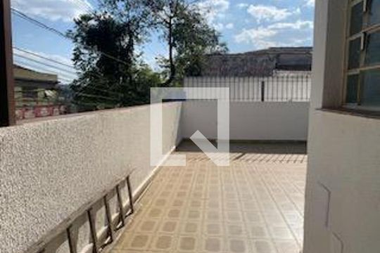 Casa à venda com 3 quartos, 147m² em Vila Curuçá, Santo André
