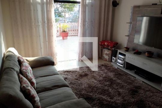 Casa à venda com 3 quartos, 150m² em Parque João Ramalho, Santo André