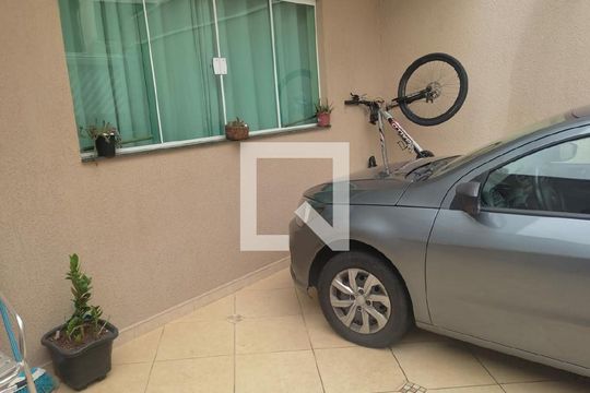 Casa à venda com 3 quartos, 100m² em Santa Terezinha, Santo André