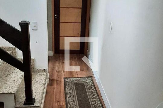 Casa à venda com 3 quartos, 200m² em Vila Curuçá, Santo André