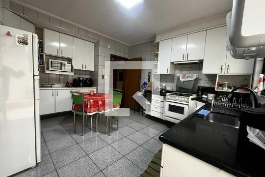 Casa à venda com 3 quartos, 195m² em Vila Valparaíso, Santo André