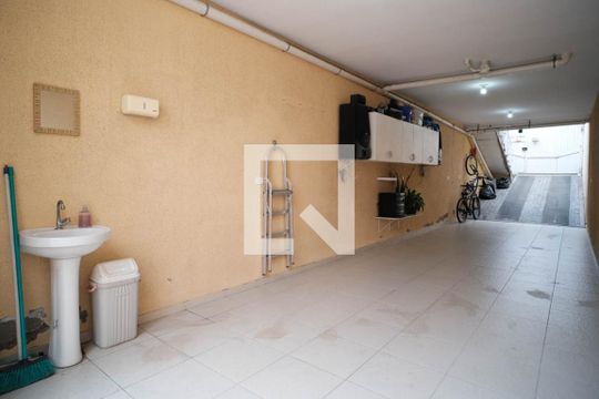 Garagem de casa à venda com 2 quartos, 135m² em Cidade Líder, São Paulo