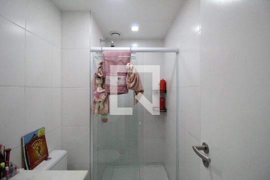 Banheiro social de apartamento à venda com 3 quartos, 70m² em Anil, Rio de Janeiro