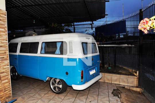 Garagem de casa à venda com 3 quartos, 199m² em Vila Guedes, São Paulo