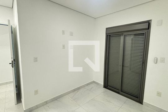 Suite de apartamento à venda com 2 quartos, 69m² em Jardim do Estádio, Santo André
