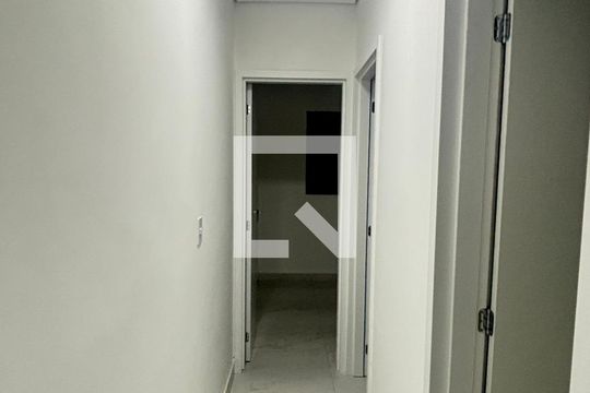 Corredor de apartamento à venda com 2 quartos, 69m² em Jardim do Estádio, Santo André