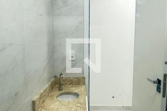 Banheiro de apartamento à venda com 2 quartos, 69m² em Jardim do Estádio, Santo André