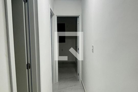 Corredor de apartamento à venda com 2 quartos, 74m² em Jardim do Estádio, Santo André