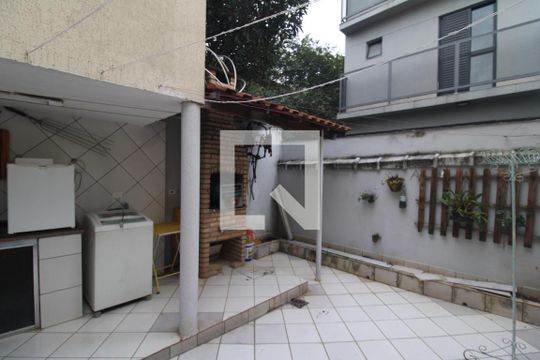 Área de Serviço de casa para alugar com 4 quartos, 179m² em Jardim São Paulo, São Paulo