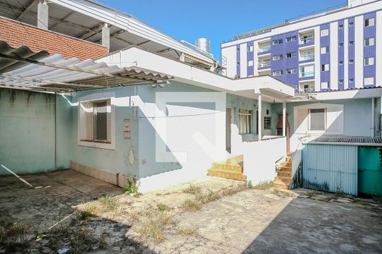 Garagem e quintal de casa à venda com 2 quartos, 400m² em Santa Maria, São Caetano do Sul